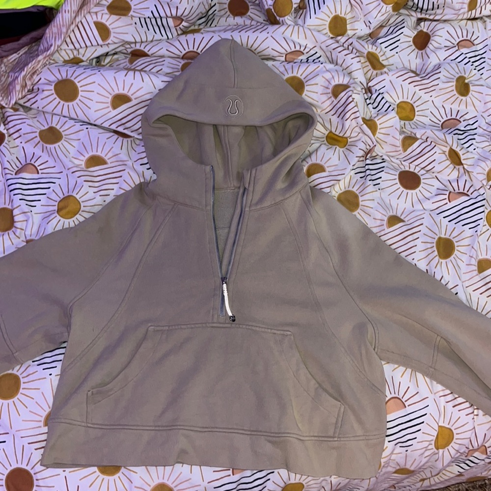 Lululemon cropped tan scuba